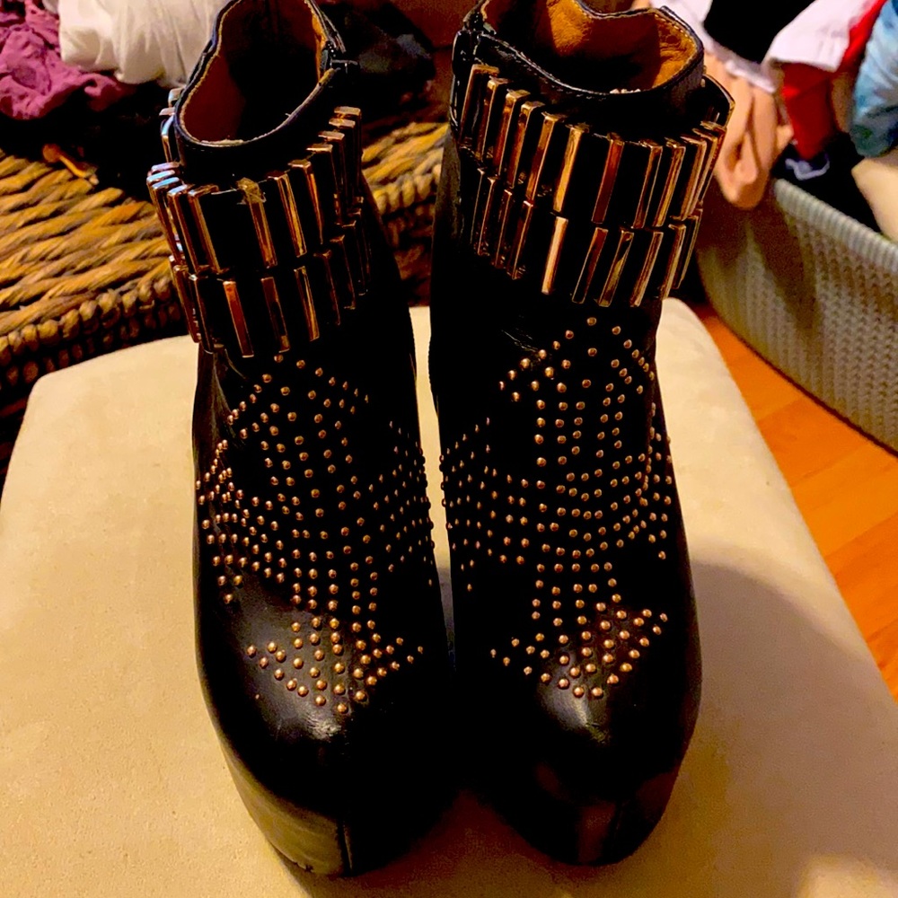 Jefferey Campbell Black and Gold Wedged Heels